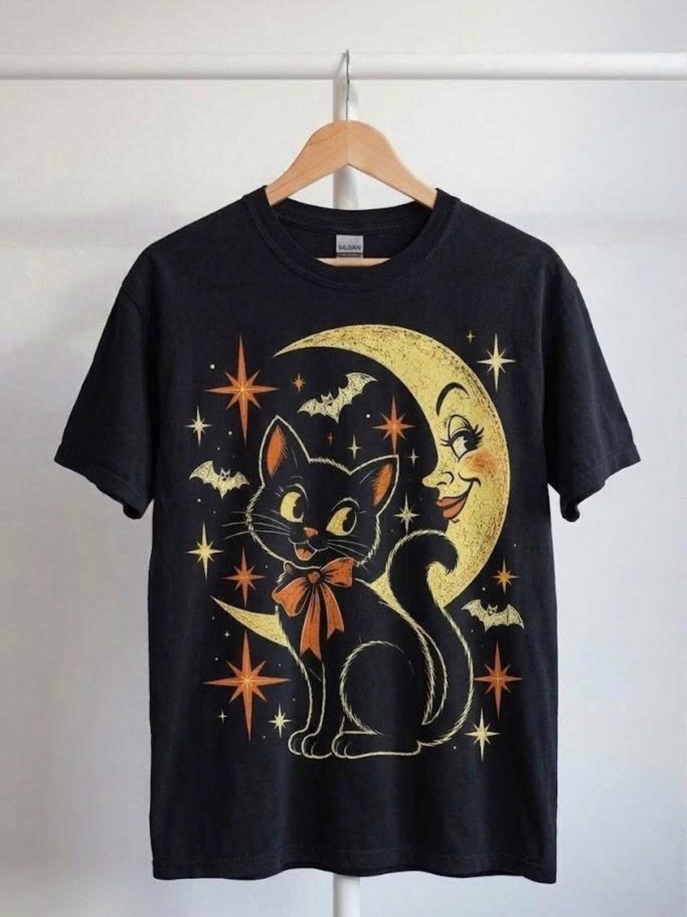 Vintage Halloween Black Cat T-Shirt Retro Crescent Moon Graphic Tee Black